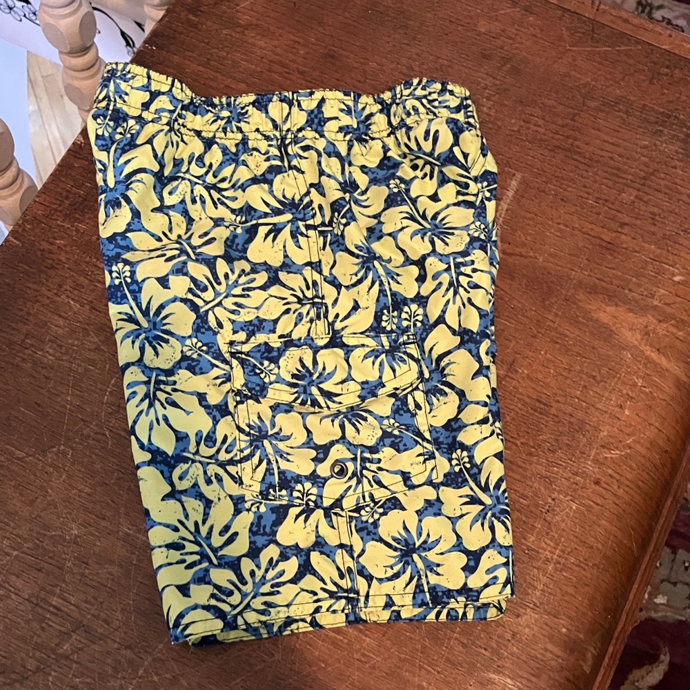 Arie Kids Swim Trunks – Size 5/6 3/25$